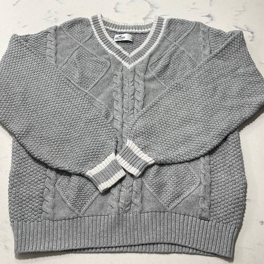 Hollister knit sweater XS